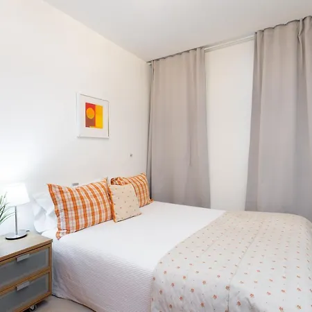 Jade Apartment *